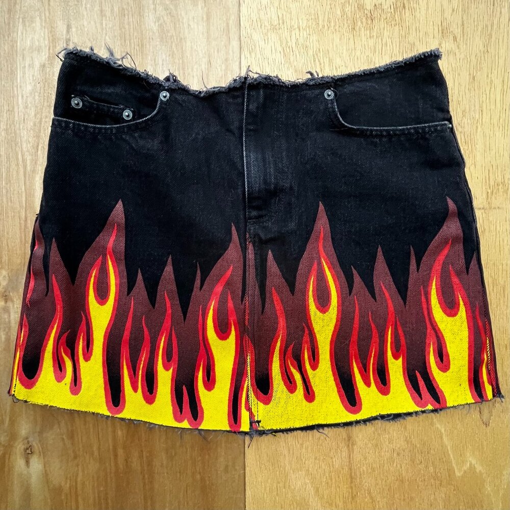 CARMAR FLAME Women’s Black Dark Wash Frayed Waist and Hem Denim Mini Skirt sz 27